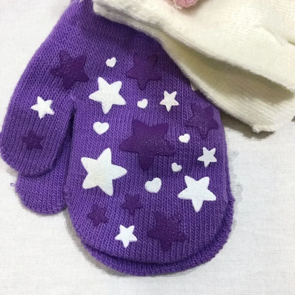 Brand new pack of 3‎ Pairs of Girls Mittens